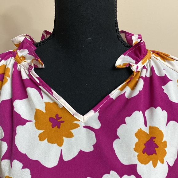 Macaron Floral Women's Top - Pink and White Medium NWOT - Picture 2 of 8